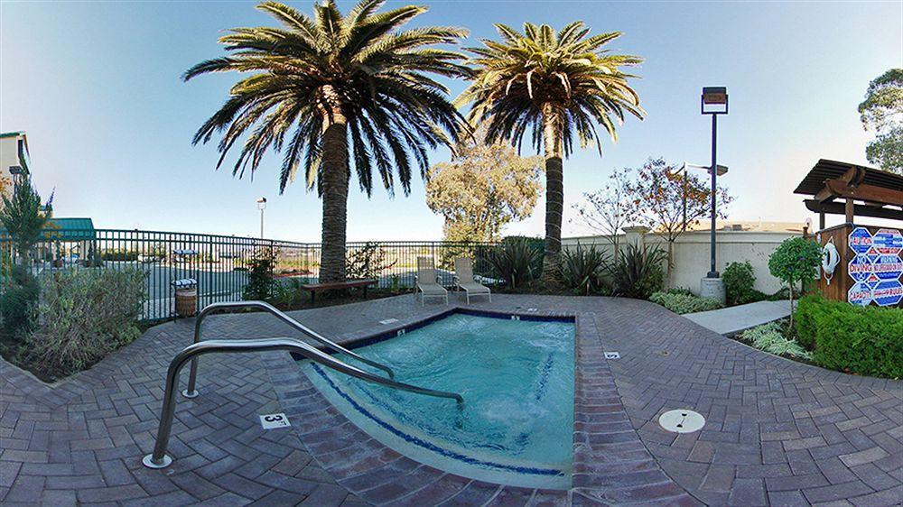 Quality Inn & Suites Livermore Wine Country Exterior photo