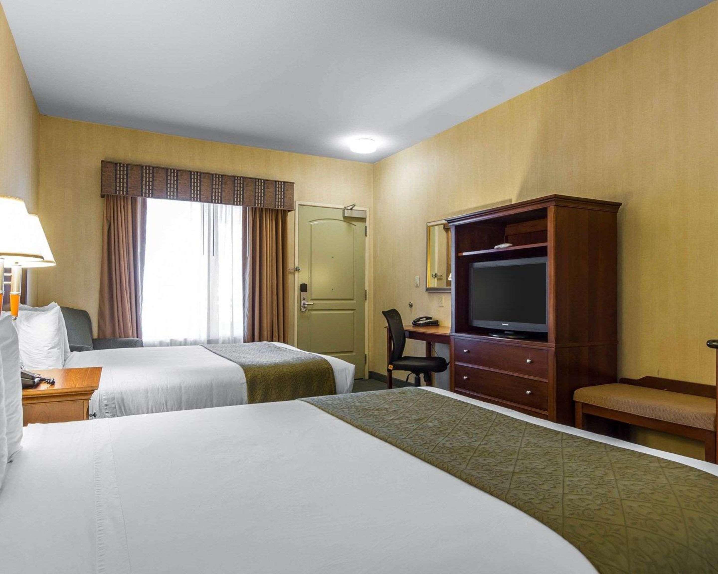 Quality Inn & Suites Livermore Wine Country Exterior photo