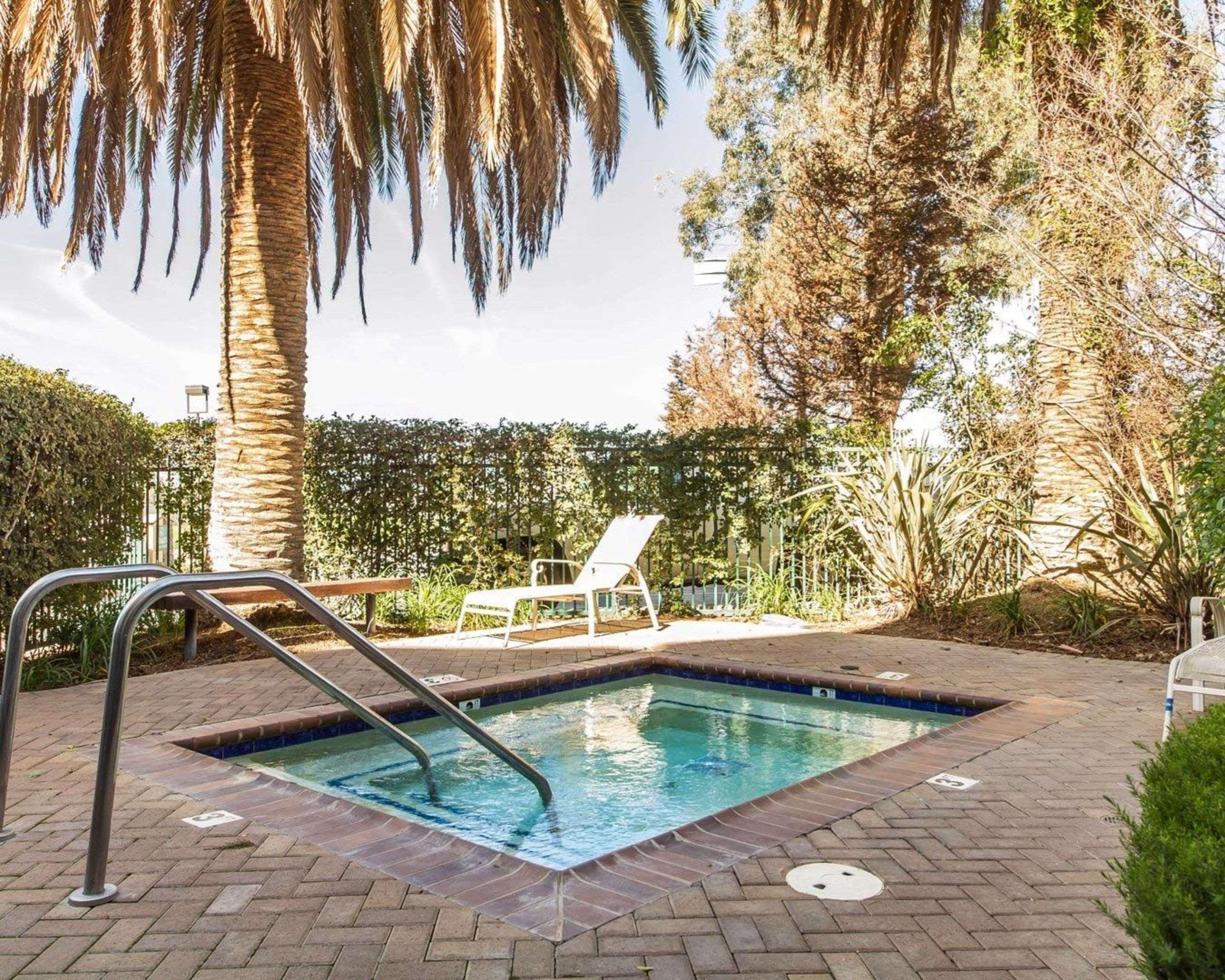 Quality Inn & Suites Livermore Wine Country Exterior photo