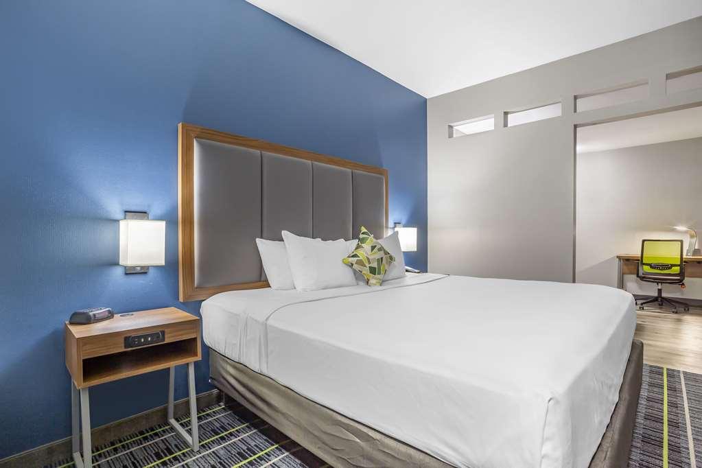 Quality Inn & Suites Livermore Wine Country Room photo