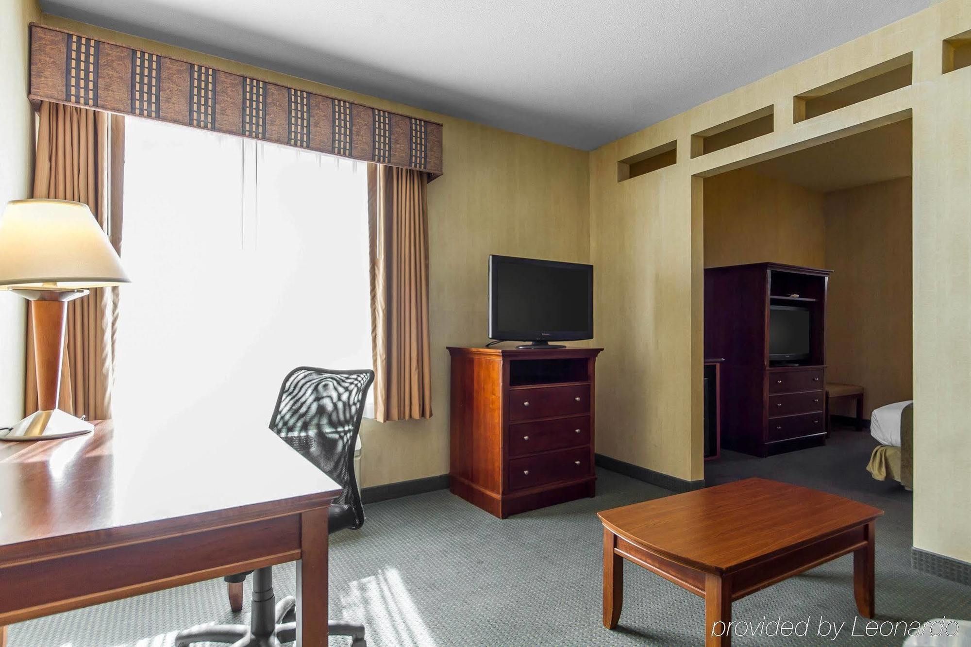 Quality Inn & Suites Livermore Wine Country Exterior photo