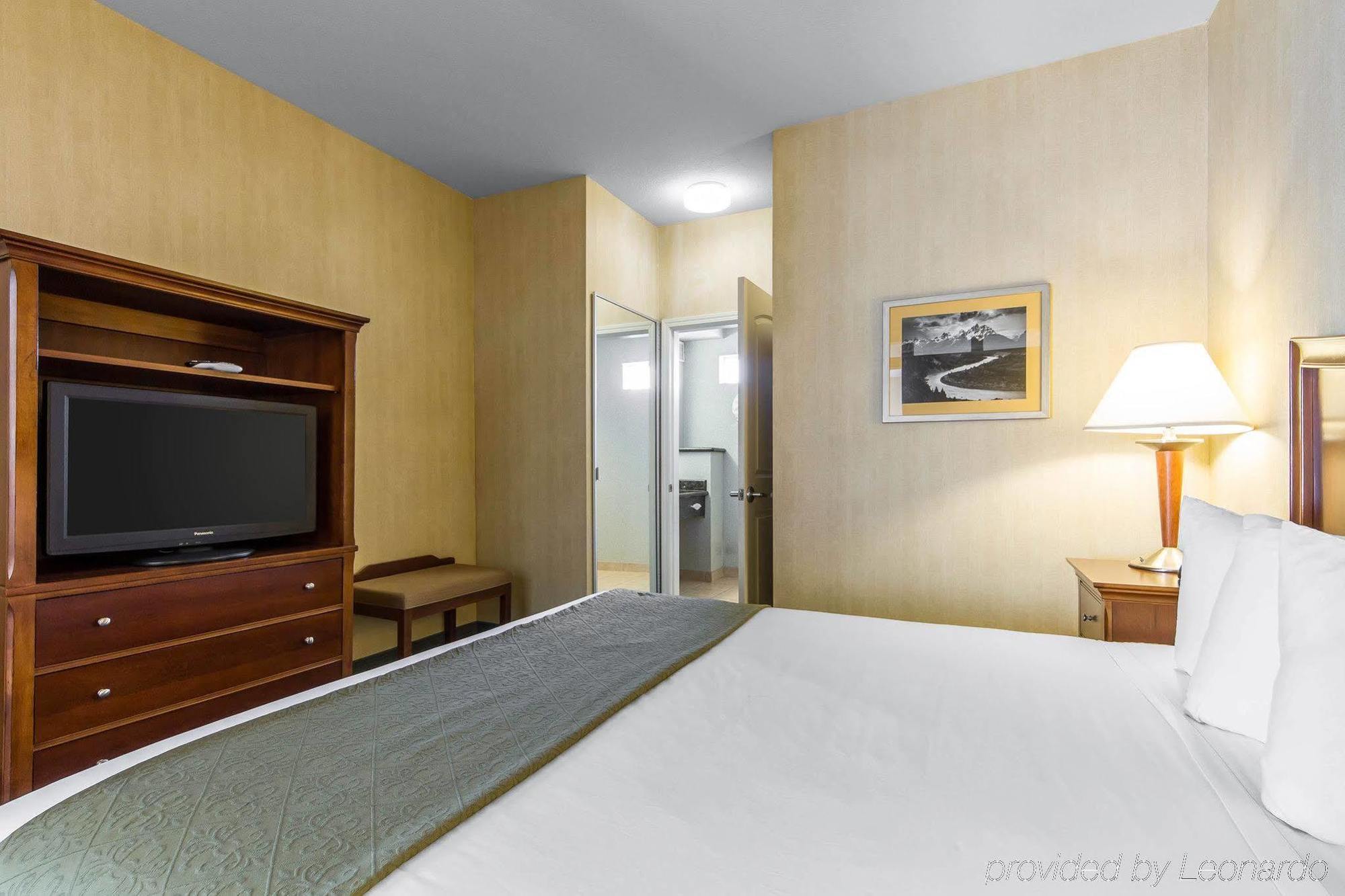Quality Inn & Suites Livermore Wine Country Exterior photo